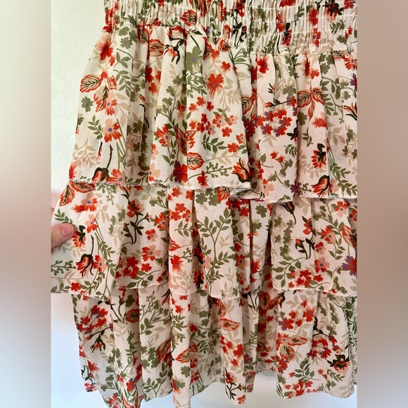V&L Flowery Tiered Dress - Picture 2 of 10